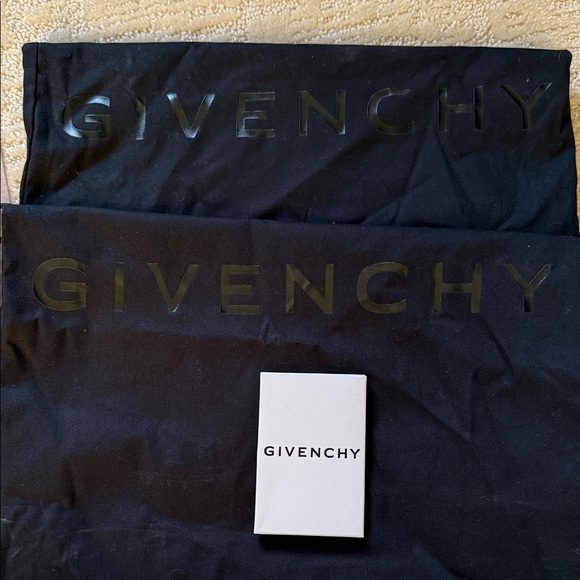 Givenchy Padlock boots - Picture 7 of 9